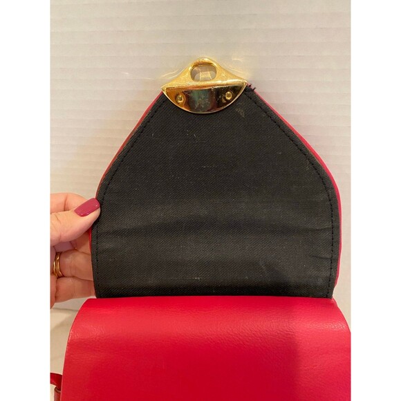 Barbie Doll Pink Clamshell Purse Hardsided Bag w/ Stylish Trendy Gold Clasp - Picture 4 of 12